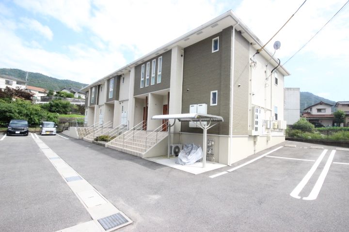 エテルノアロッジオ弐番館の外観