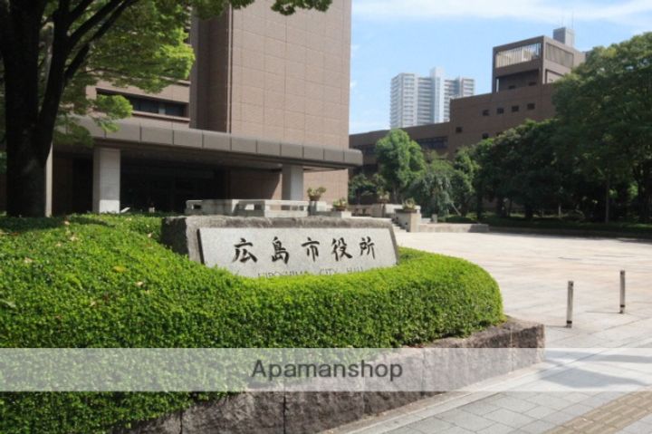 広島県広島市中区東千田町1丁目の賃貸マンションの周辺