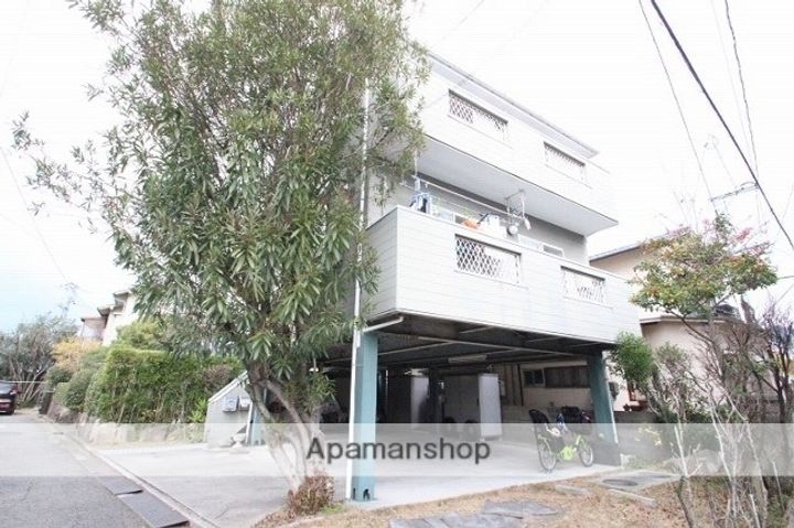 広島県安芸郡府中町本町4丁目の賃貸アパートの外観