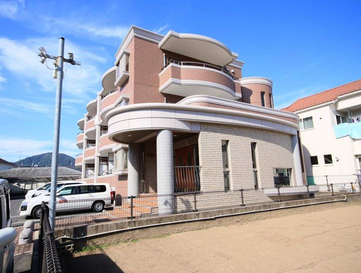 広島県広島市安佐南区川内1丁目の賃貸マンションの外観
