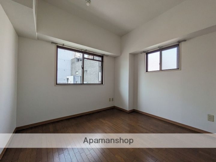 広島県広島市中区住吉町の賃貸マンションの内装