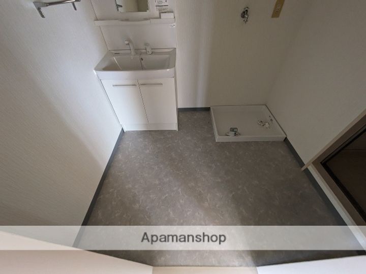 広島県広島市中区住吉町の賃貸マンションの内装