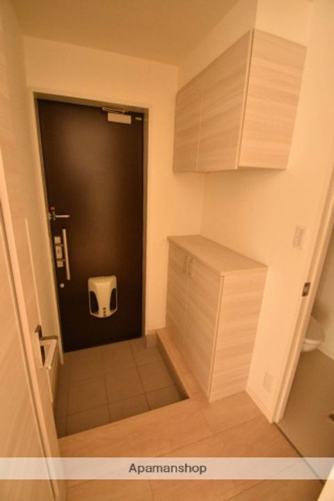 広島県広島市中区南千田西町の賃貸マンションの玄関