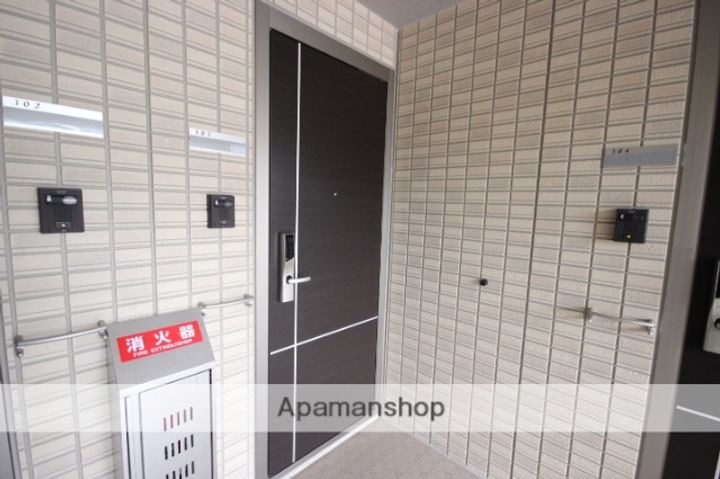 広島県広島市東区光が丘の賃貸アパートの玄関