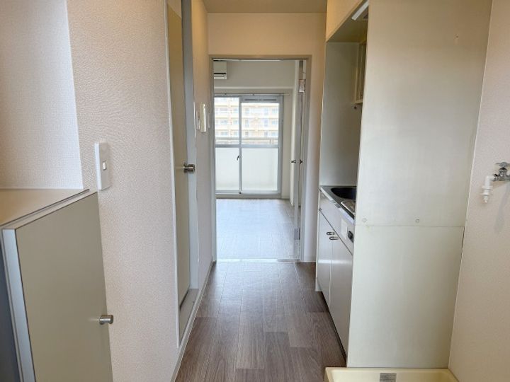 第15片山ビル503号室の玄関