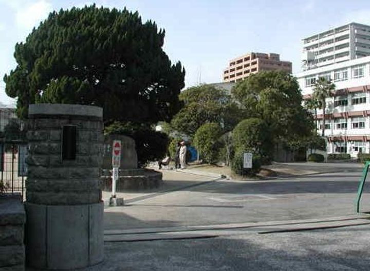 第15片山ビル503号室の周辺