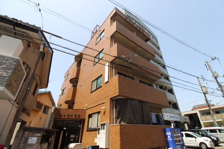サーブハウス201号室の外観