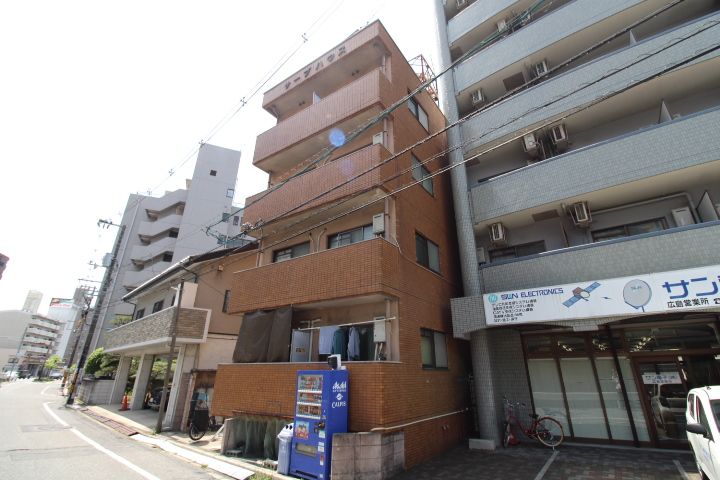 サーブハウス201号室の外観