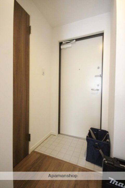 広島県広島市西区己斐西町の賃貸アパートの玄関