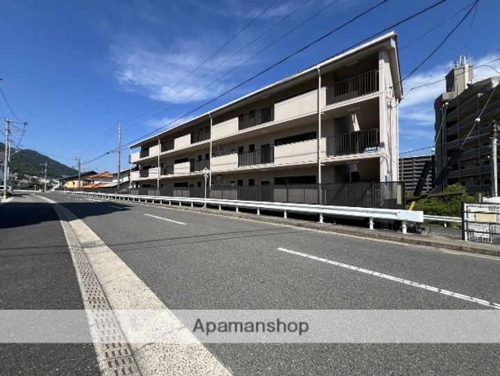 広島県広島市安佐南区緑井8丁目の賃貸マンションの外観