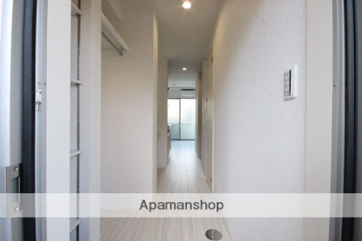 広島県廿日市市宮島口西2丁目の賃貸アパートの玄関