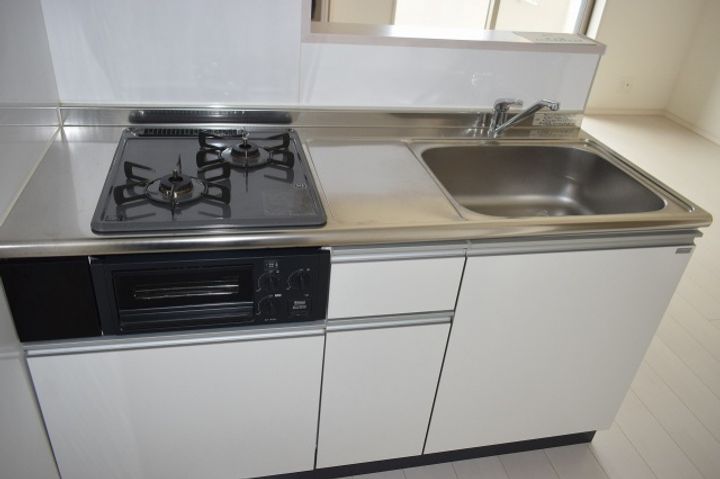 PLEIN SOLEIL 庚午北(プランソレイユ)102号室のキッチン