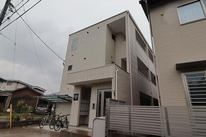 PLEIN SOLEIL 庚午北(プランソレイユ)102号室の外観