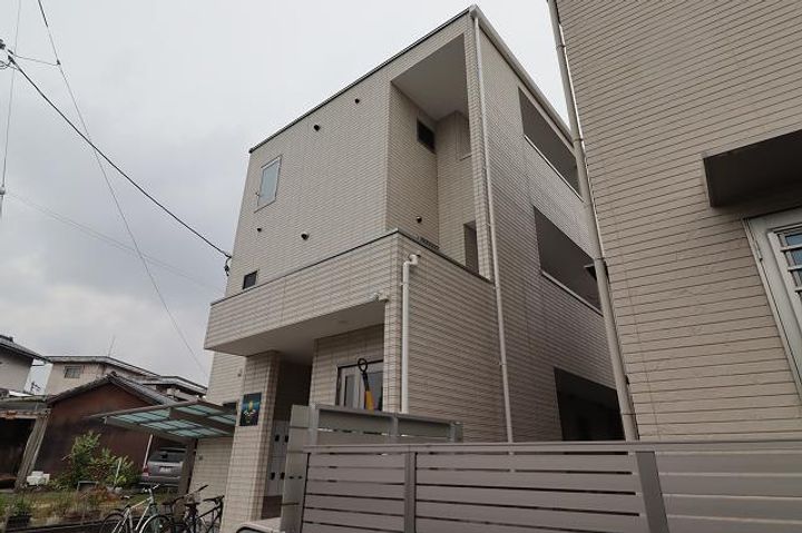 PLEIN SOLEIL 庚午北(プランソレイユ)102号室の外観