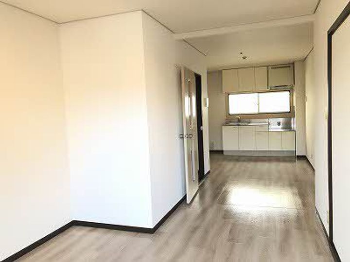 広島県広島市安佐南区西原4丁目の賃貸アパートの居間