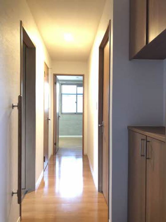 広島県広島市安佐北区亀山5丁目の賃貸アパートの玄関