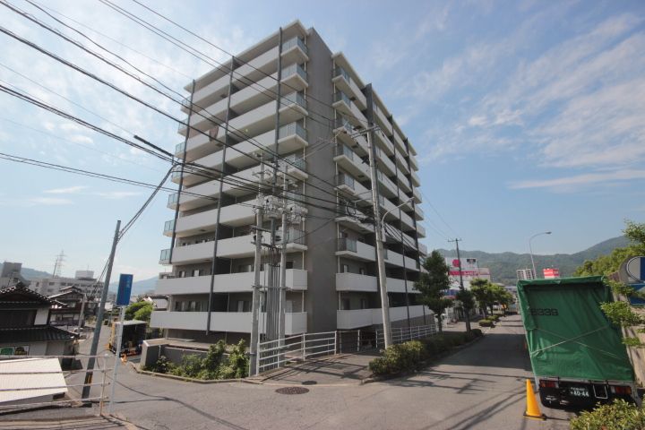 広島県広島市安佐南区緑井1丁目の賃貸マンションの外観