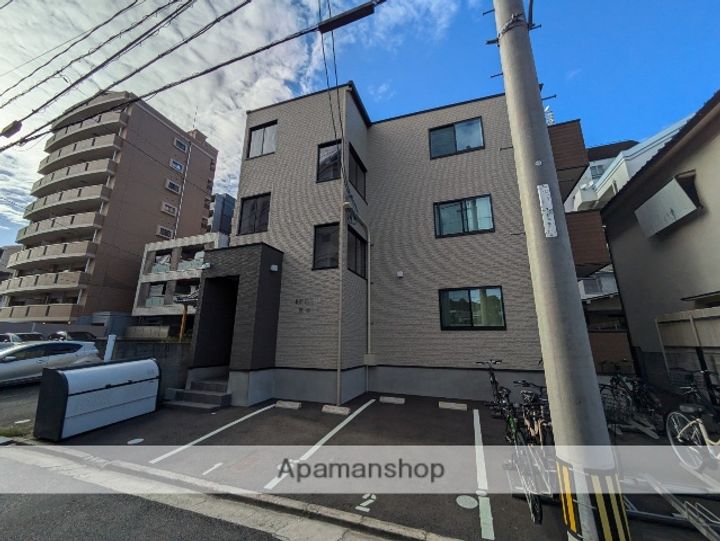 広島県広島市南区西霞町の賃貸アパートの外観