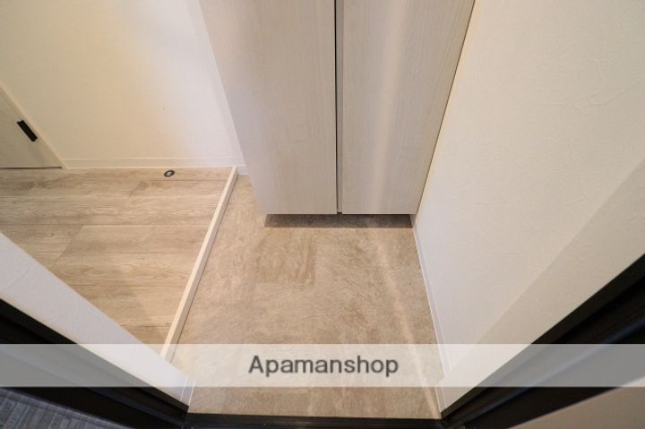 広島県廿日市市地御前1丁目の賃貸アパートの玄関