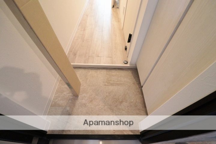 広島県廿日市市地御前1丁目の賃貸アパートの玄関