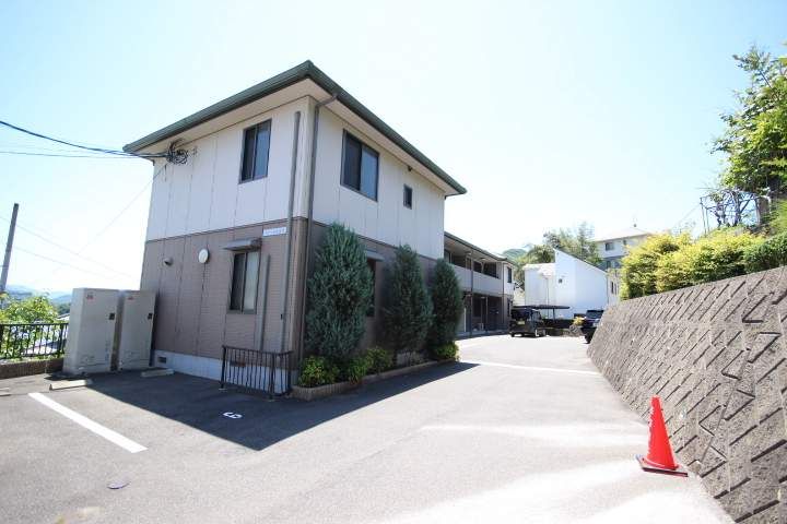 広島県広島市安佐南区山本7丁目の賃貸アパートの外観