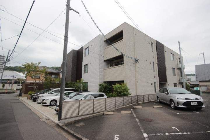 広島県広島市東区牛田本町5丁目の賃貸マンションの外観