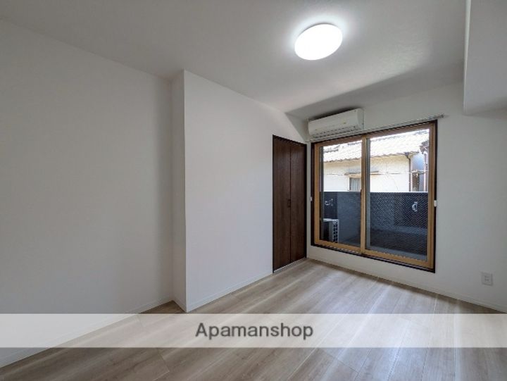 広島県広島市南区西蟹屋3丁目の賃貸アパートの居間