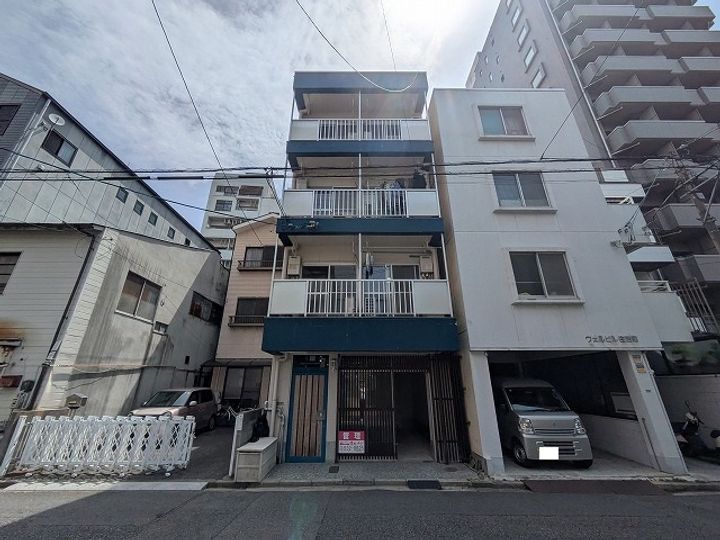 オガワビル402号室の外観