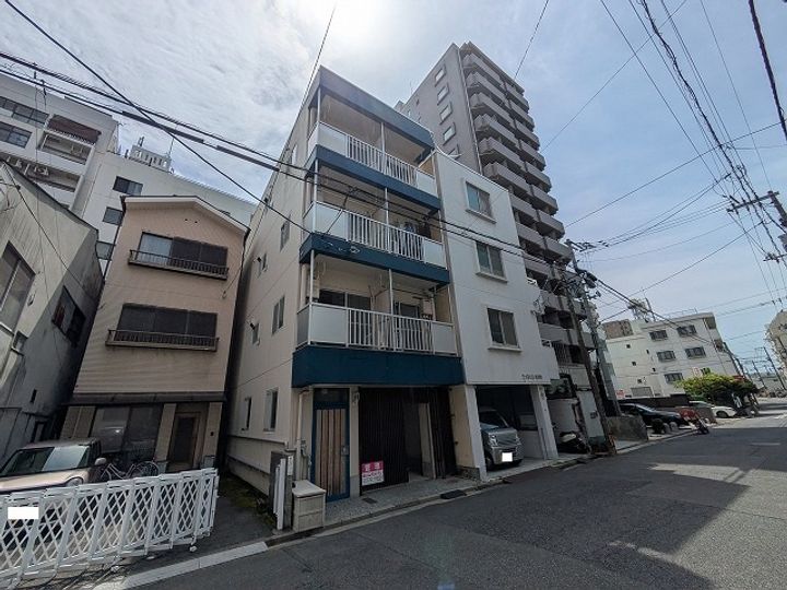 オガワビル402号室の外観