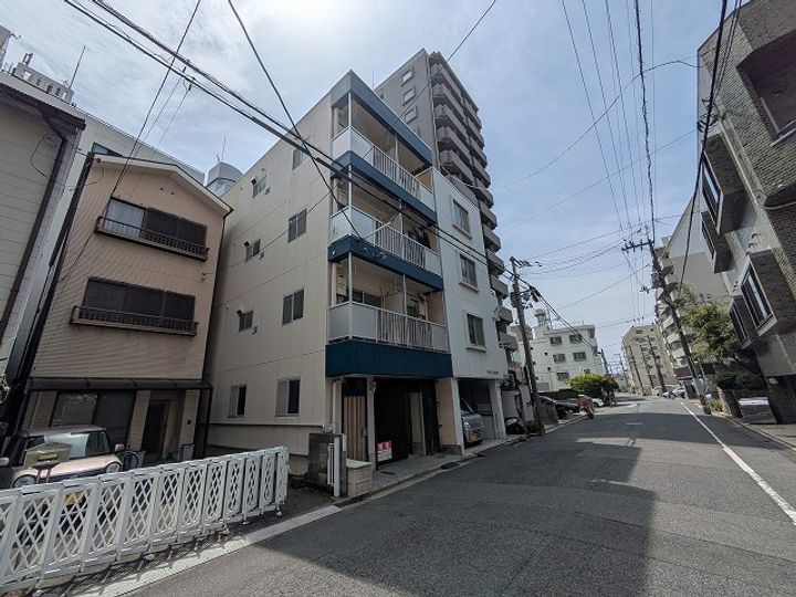 オガワビル402号室の外観