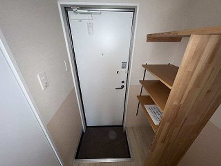 広島県広島市東区牛田早稲田2丁目の賃貸アパートの玄関