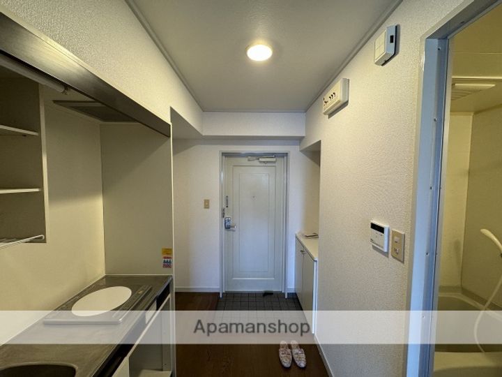 広島県広島市中区東千田町1丁目の賃貸マンションの玄関