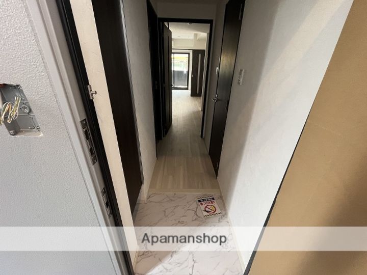 広島県広島市東区光町2丁目の賃貸マンションの玄関