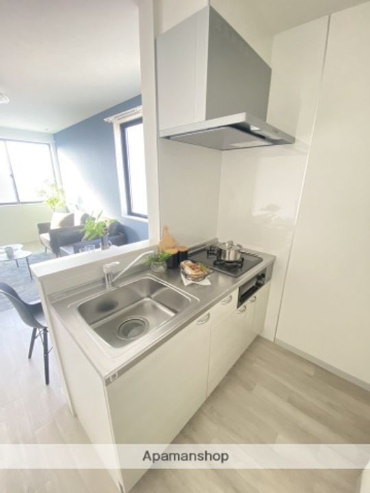 広島県広島市東区戸坂山根2丁目の賃貸アパートのキッチン