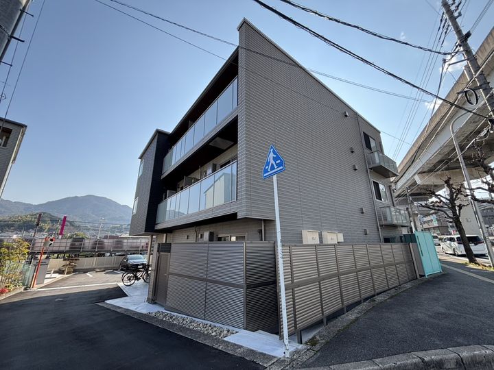 メゾンナカムラの外観