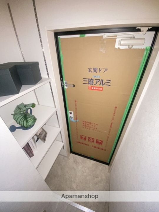 広島県広島市東区戸坂山根2丁目の賃貸アパートの玄関