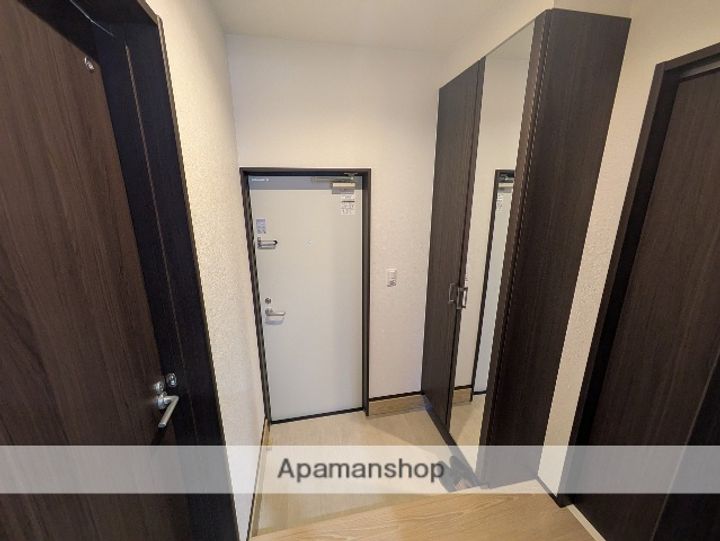 広島県広島市安佐南区西原4丁目の賃貸アパートの玄関