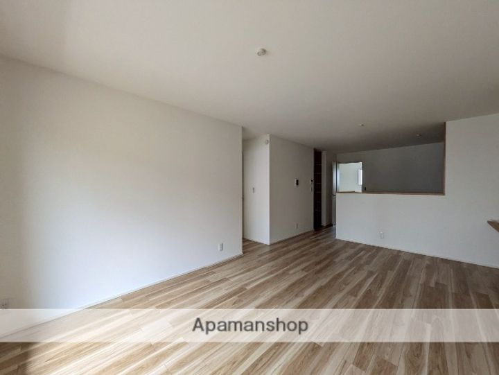 広島県広島市南区翠5丁目の賃貸アパートの居間