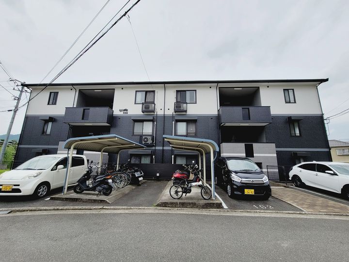 セゾン高取北弐番館101の外観