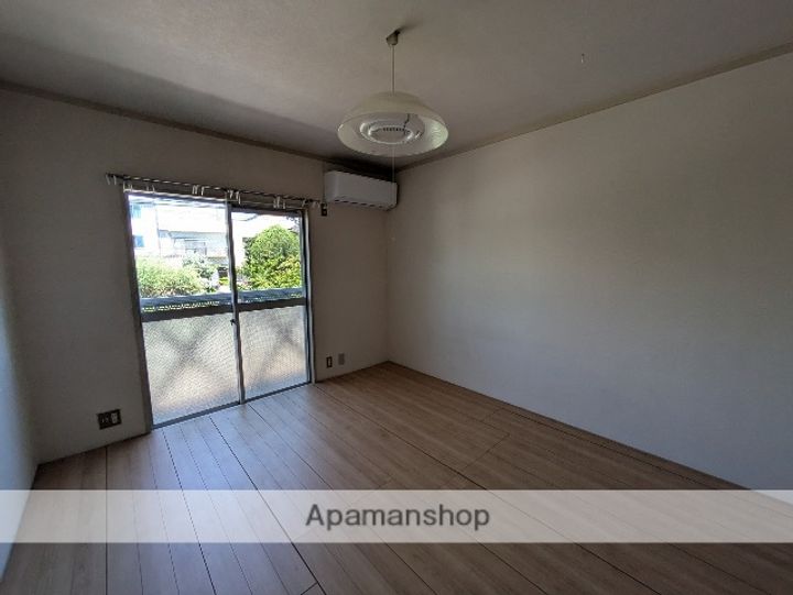 広島県広島市中区江波東1丁目の賃貸アパートの居間