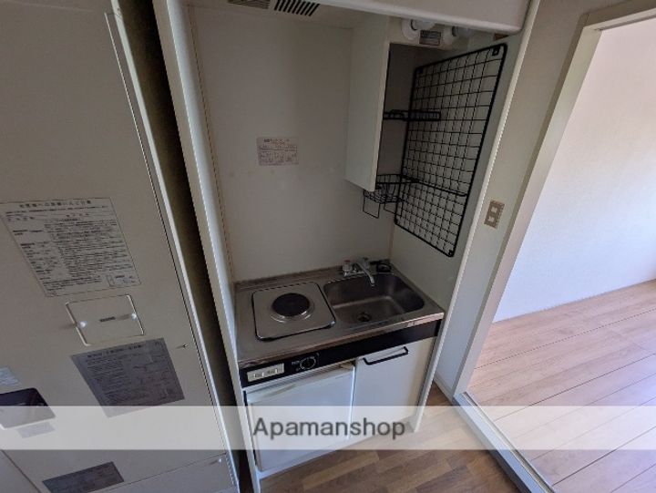 広島県広島市中区江波東1丁目の賃貸アパートのキッチン