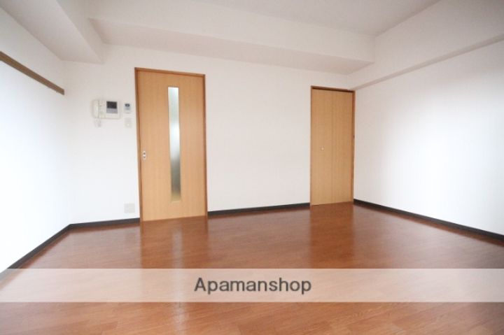 広島県広島市中区千田町1丁目の賃貸マンションの居間