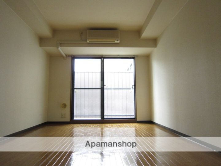 広島県広島市中区大手町4丁目の賃貸マンション712の居間