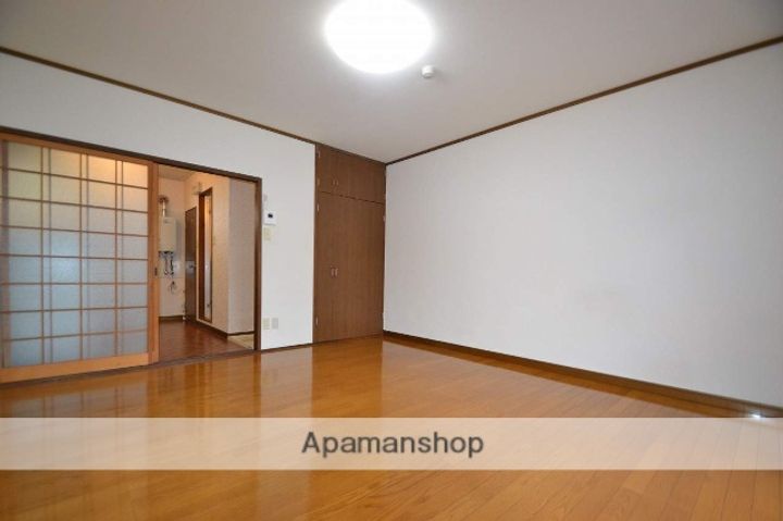 スリーエイト103の内装