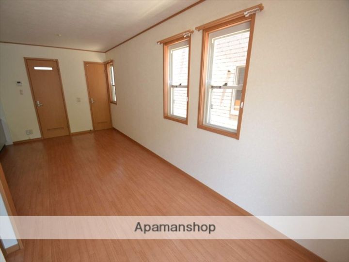 ロータス2の居間