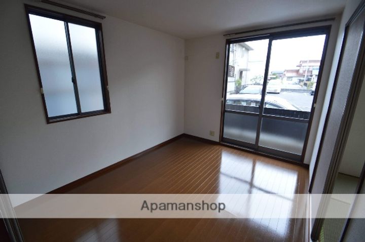 広島県東広島市西条町寺家の賃貸アパートの内装