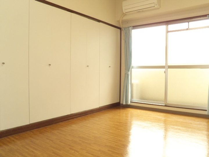 ベルセゾン(南側)406号室の内装