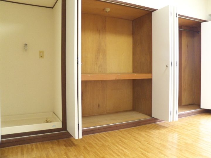 ベルセゾン(南側)406号室の内装