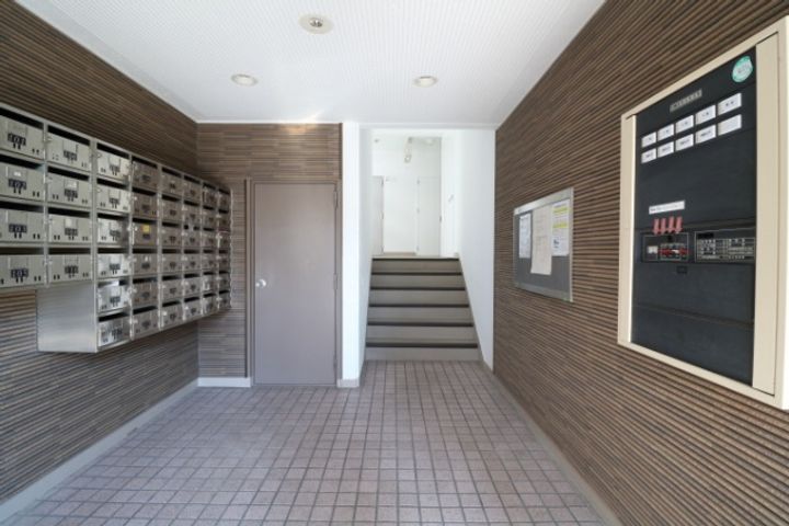 ベルセゾン(南側)406号室の外観