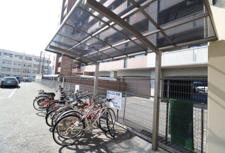 ベルセゾン(南側)406号室の外観